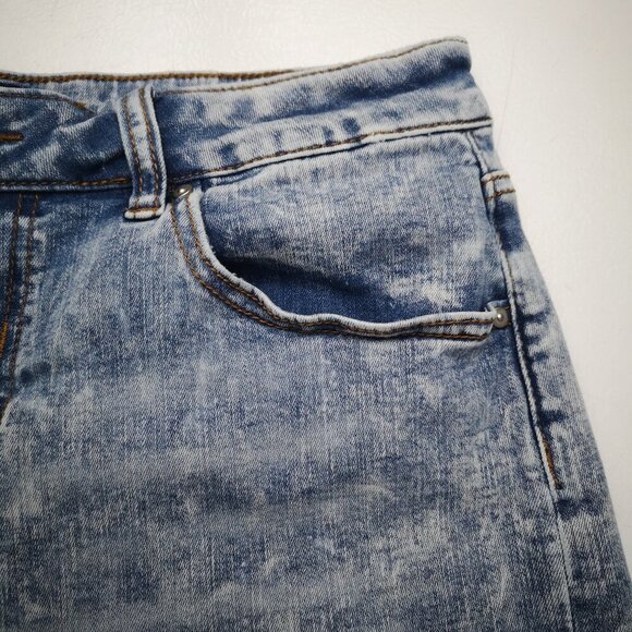 Indigo Rein Ladies Size 15 (Waist 31) Acid Washed Jean Shorts - Picture 9 of 13
